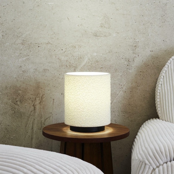 Lampa stołowa z kloszem boucle biała - Intesi